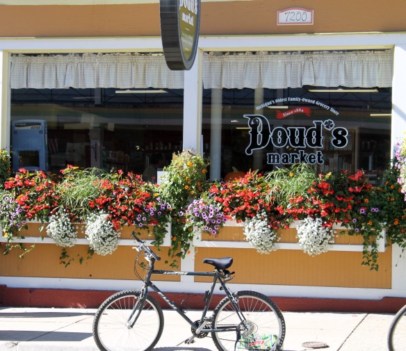 Doud's Market.  I remember these window boxes in the spring when they first were planted.  They have thrived all summer, and right now they are peaking!